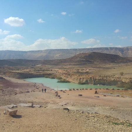 הבית ליד המצוק By The Cliff Micpe Ramon Exteriér fotografie