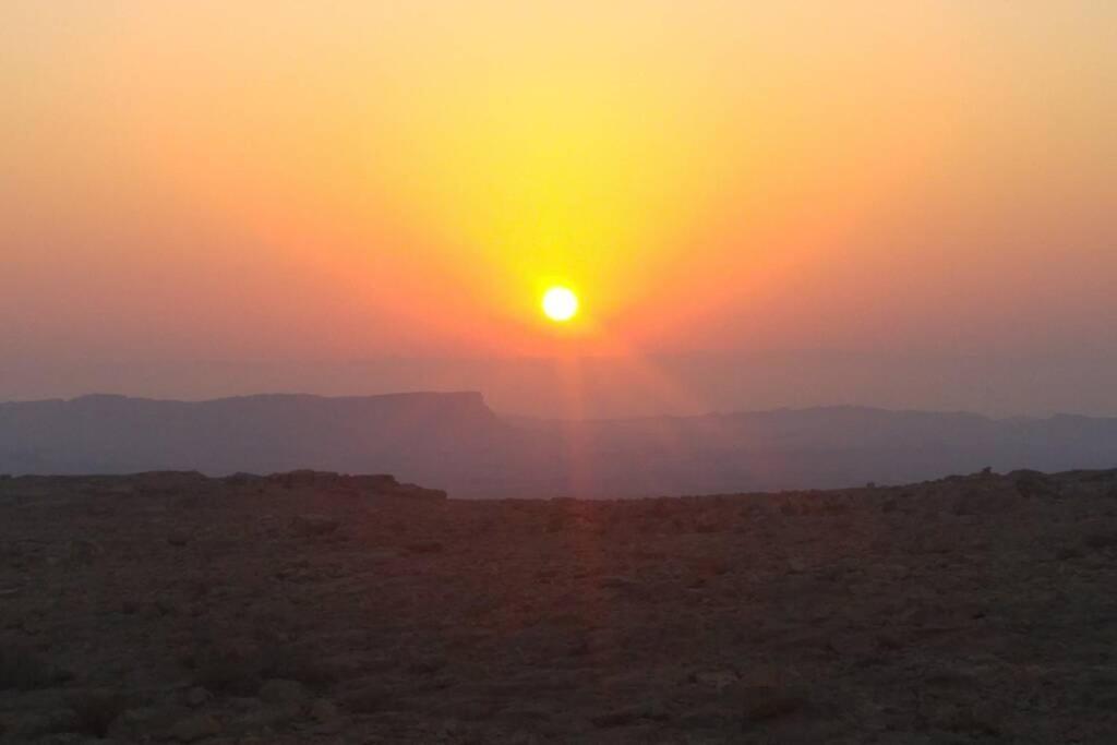 הבית ליד המצוק By The Cliff Micpe Ramon Exteriér fotografie
