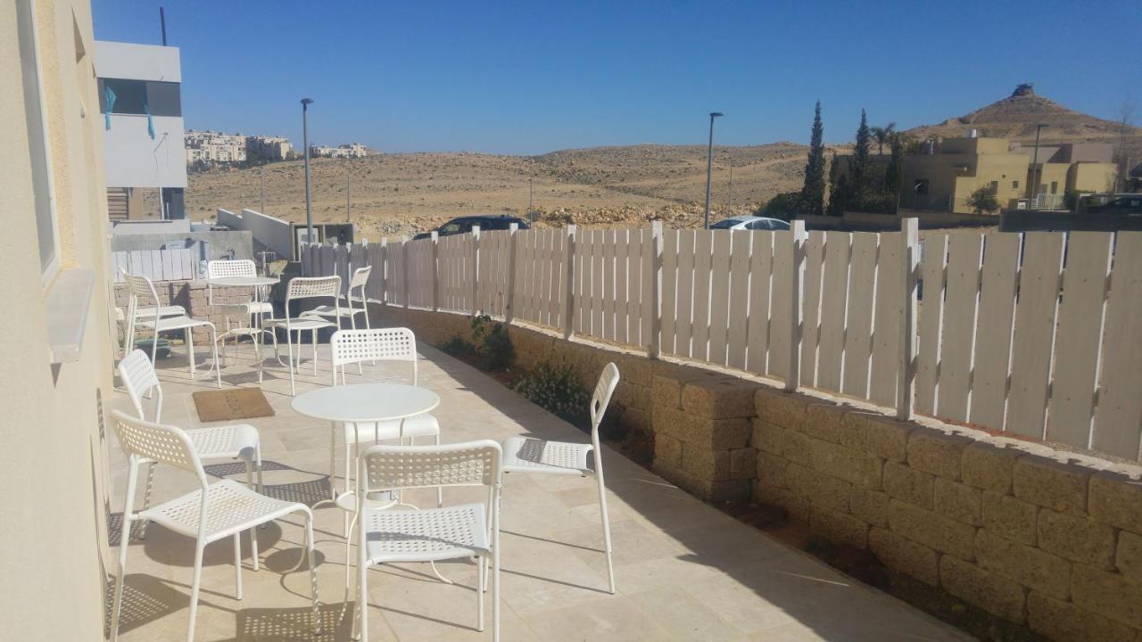 הבית ליד המצוק By The Cliff Micpe Ramon Exteriér fotografie