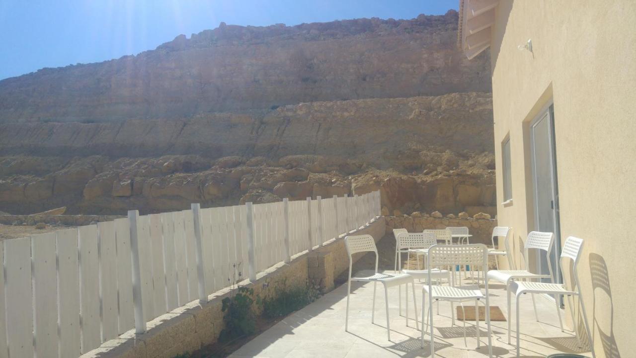 הבית ליד המצוק By The Cliff Micpe Ramon Exteriér fotografie