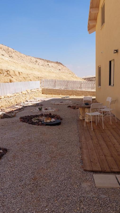 הבית ליד המצוק By The Cliff Micpe Ramon Exteriér fotografie